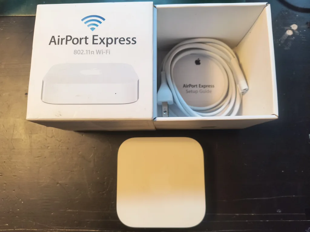Airport Express portable router thumbnail