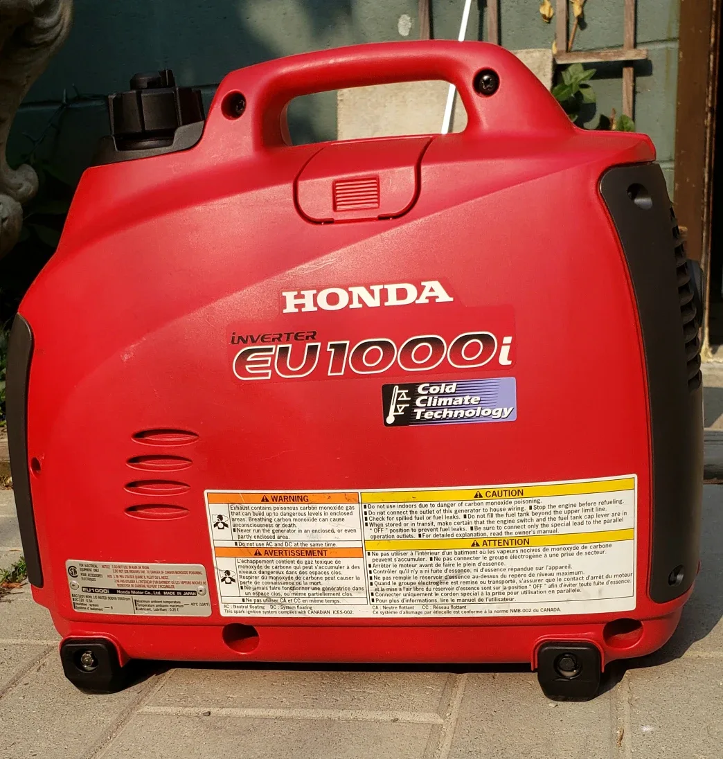 Honda EU1000i Portable Generator (weighs 30lbs.) thumbnail