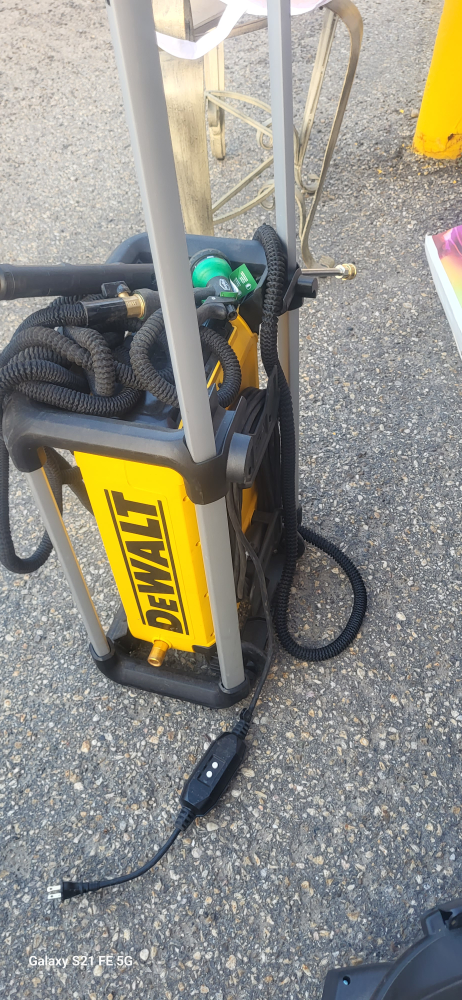 DeWalt Pressure Washer - photo 3