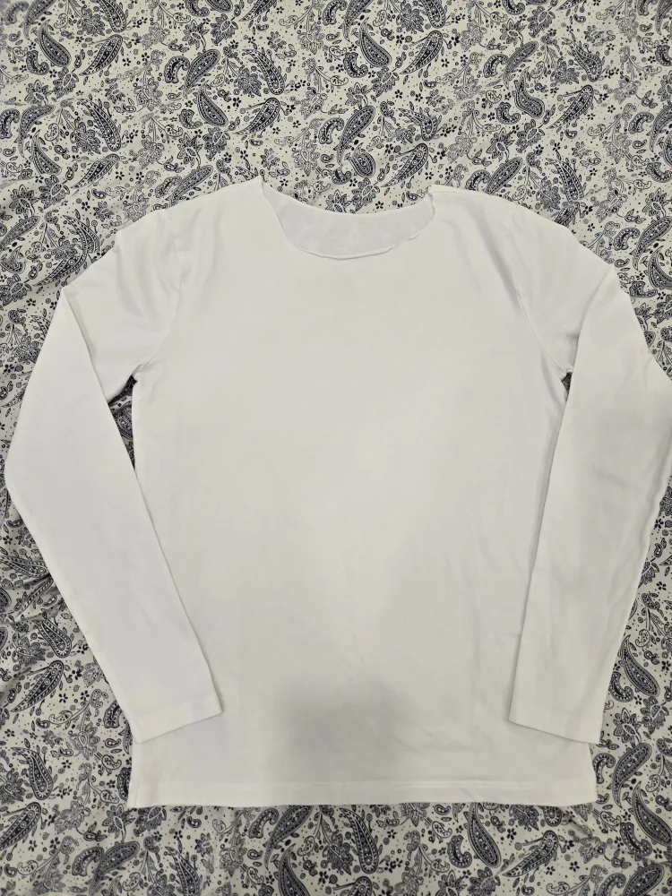 #freecycle White Long Sleeve Top Size M thumbnail