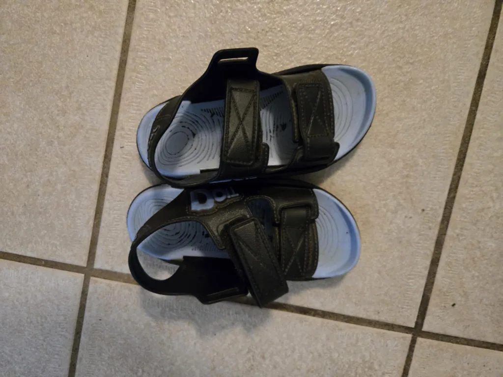 Toddler Sandals - Size 6.  #freecycle thumbnail