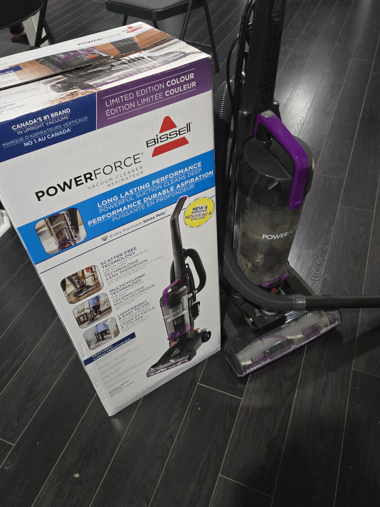 Vacuum Cleaner - Like New!