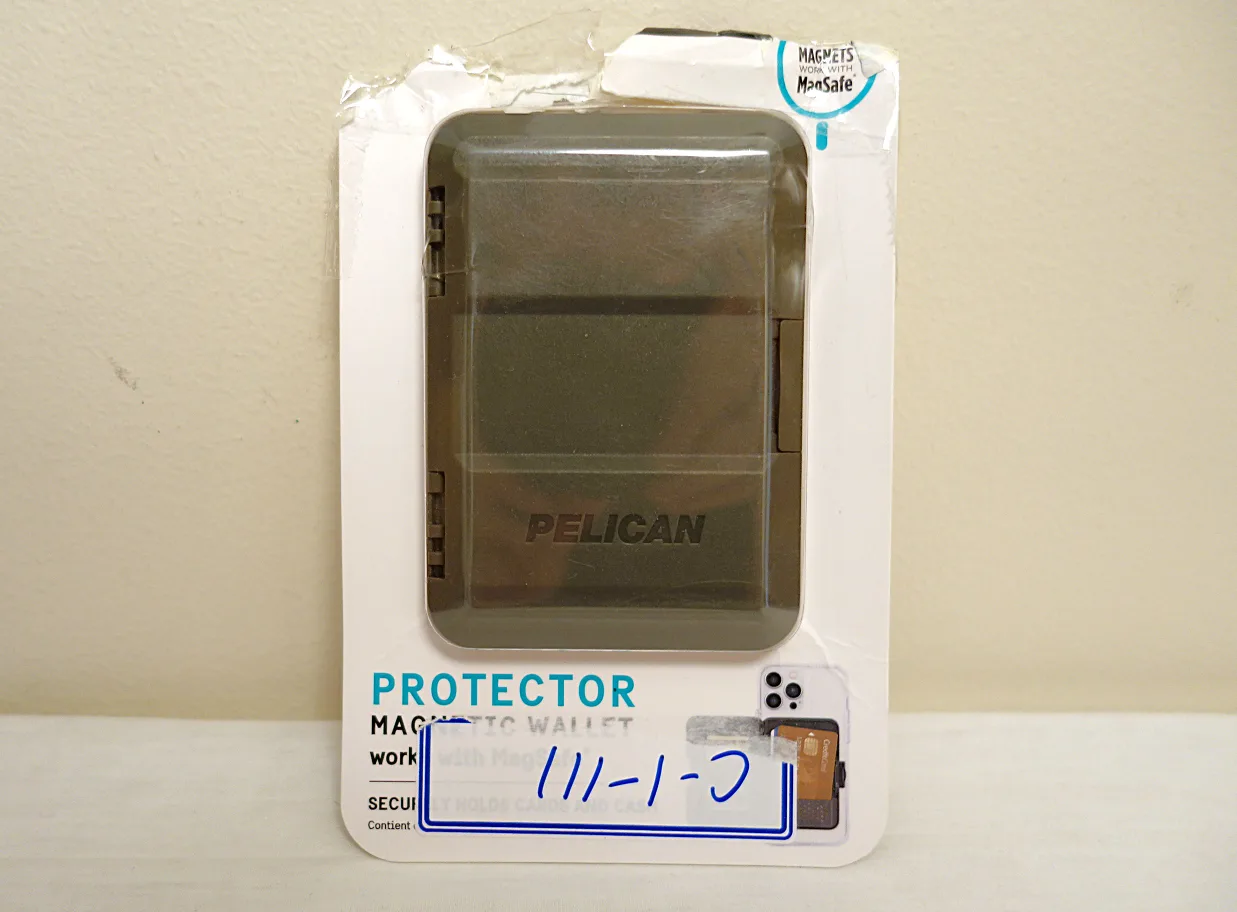 Pelican Magnetic Wallet for iPhone thumbnail
