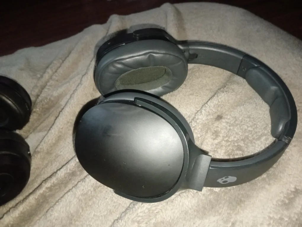Skullcandy Headphones thumbnail