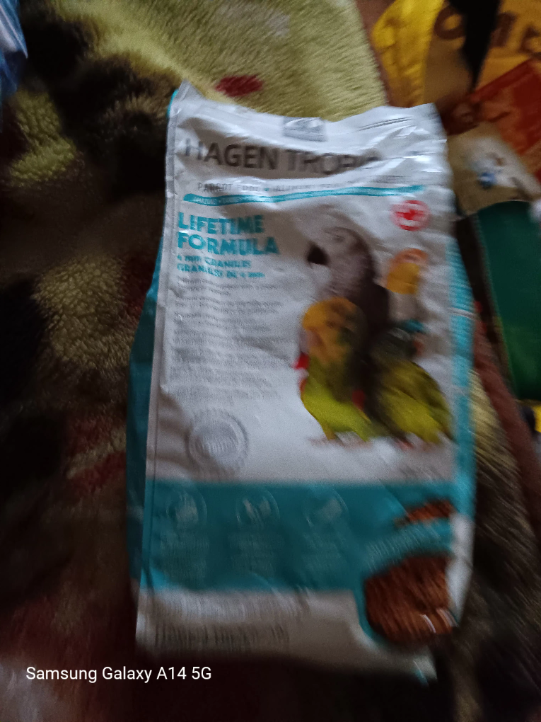 Hagen Tropican Lifetime Formula Bird Food