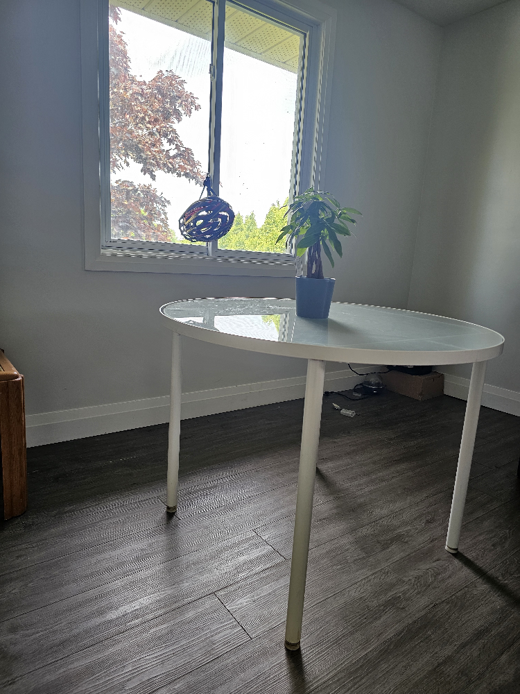 White Round Table - photo 5