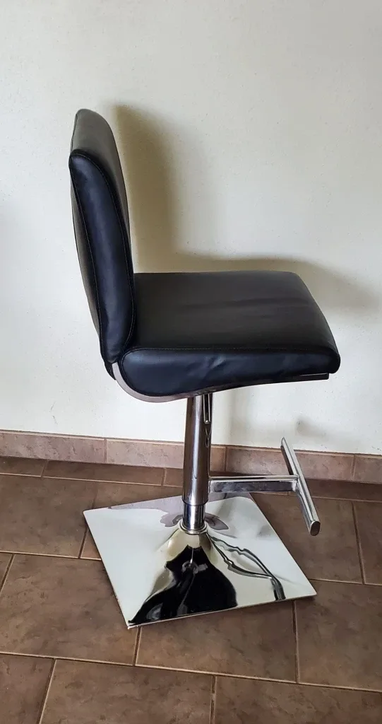 Black Adjustable Height Bar Stool image indicator(3)