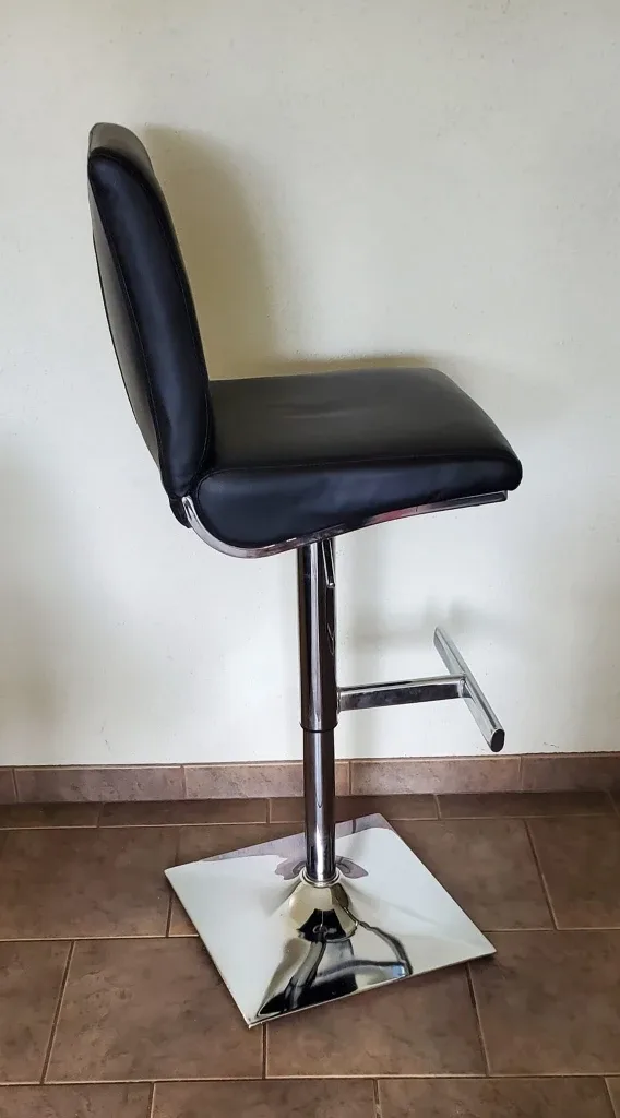 Black Adjustable Height Bar Stool image indicator(4)