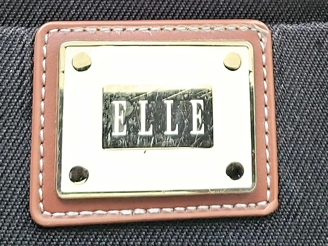 Elle Black Rolling Carry-On Bag image indicator(3)