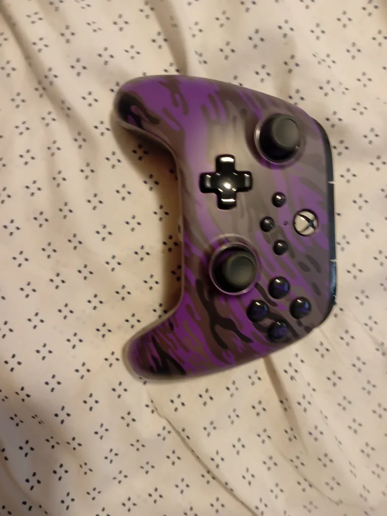 Xbox Wireless Controller - Purple Camo thumbnail