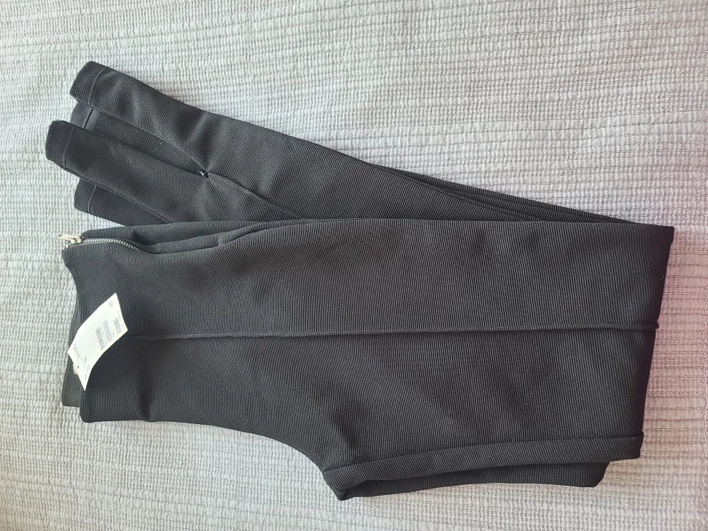 New with tags H&M Ribbed Pants image indicator(4)