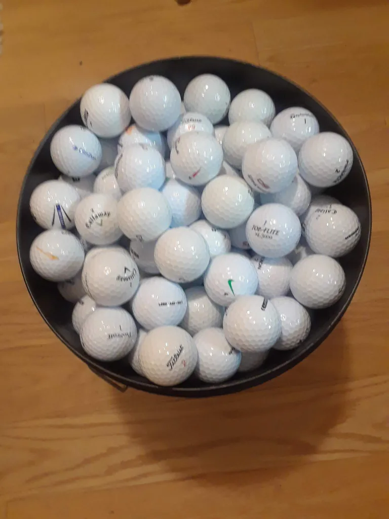 Excellent Used Golf Balls for Sale thumbnail