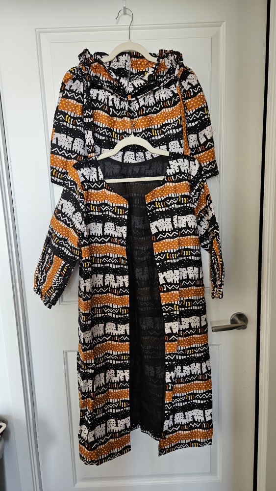 Patterned Duster Jacket and shorts set, Size Medium (6-8)