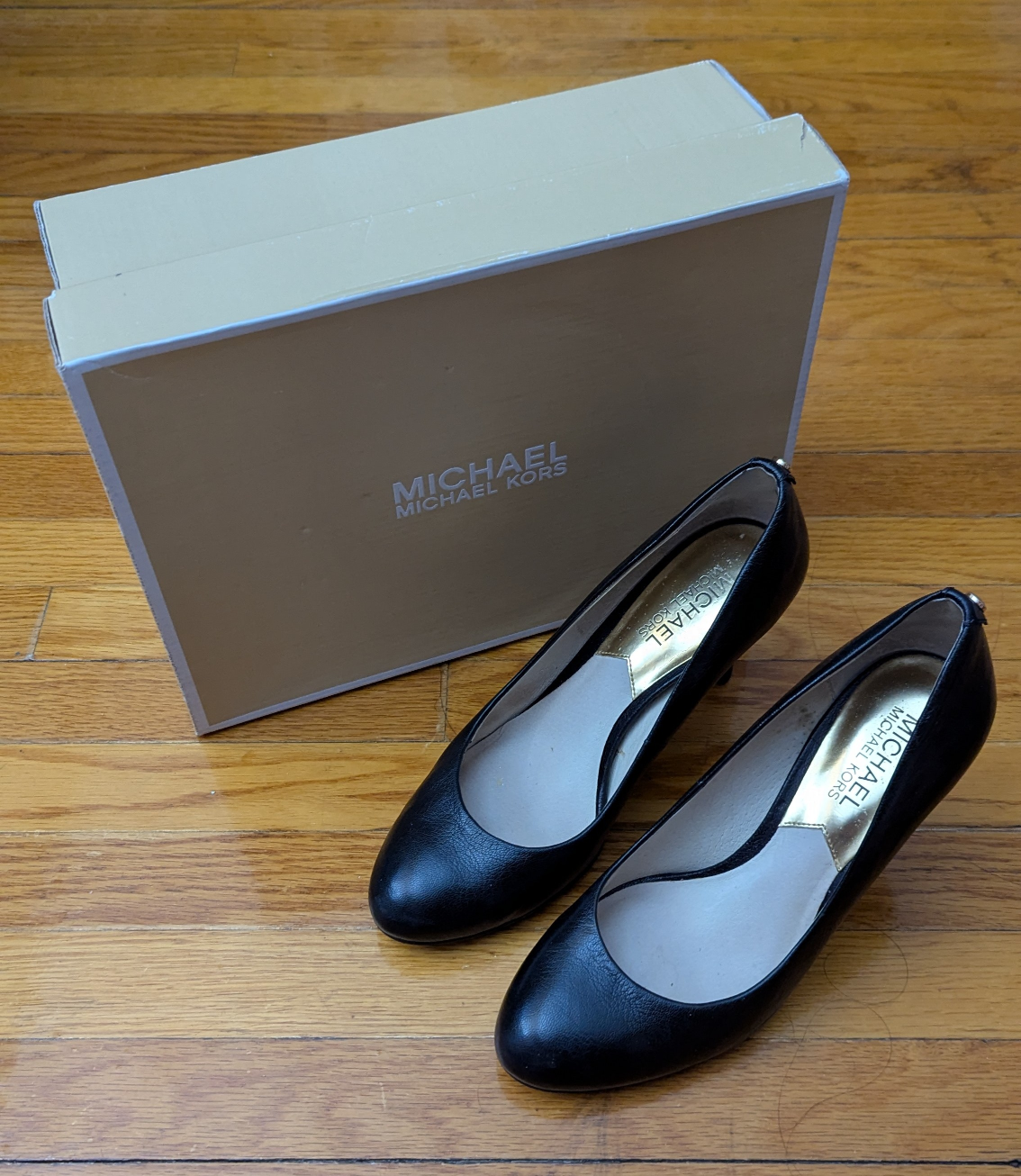 Michael Kors Size 6 Black Pumps Shoe Heels - photo 2