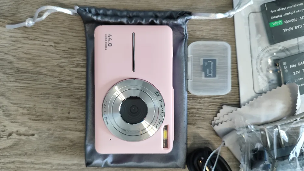 Pink Digital Camera with Accessories image indicator(2)