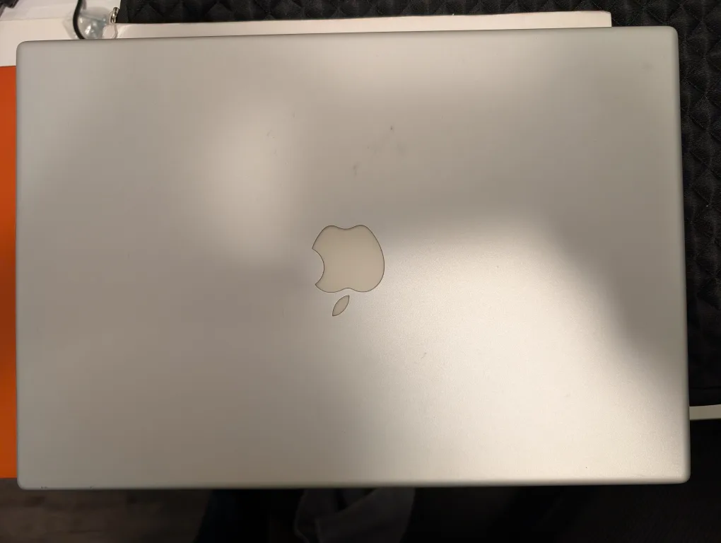 Apple MacBook Pro 13" Mid 2009 image indicator(3)