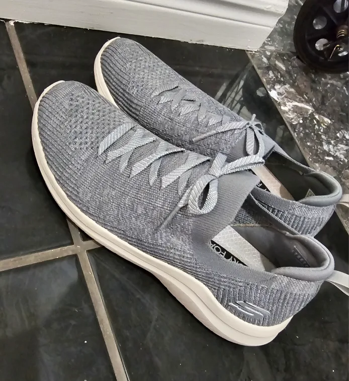 Grey Skechers Sneakers 💚 new image indicator(2)