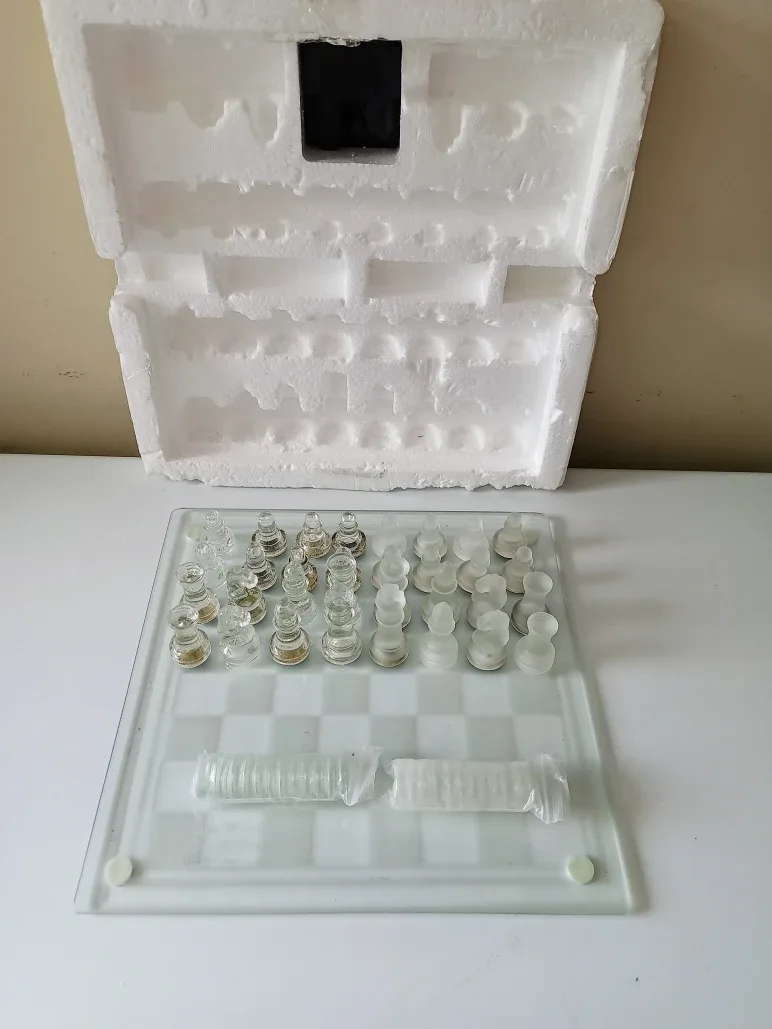 Never used~Glass Chess&Checkers thumbnail