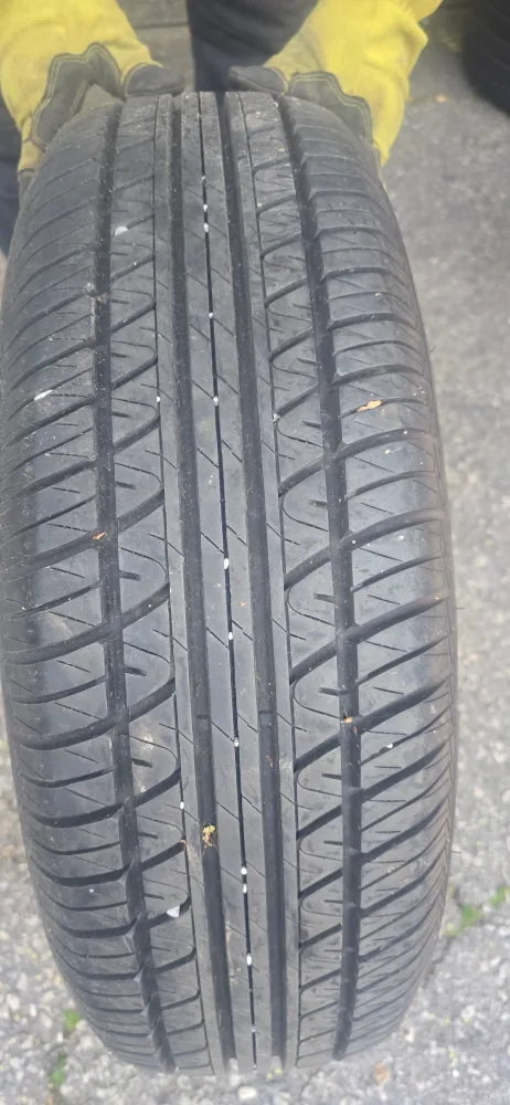 215/70/15 all season tires thumbnail