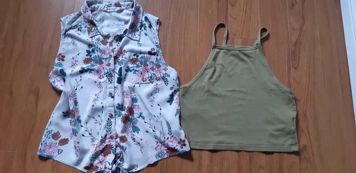 $2 a piece 🤩 - Lot of 7 pc. Girl's Clothing image indicator(6)