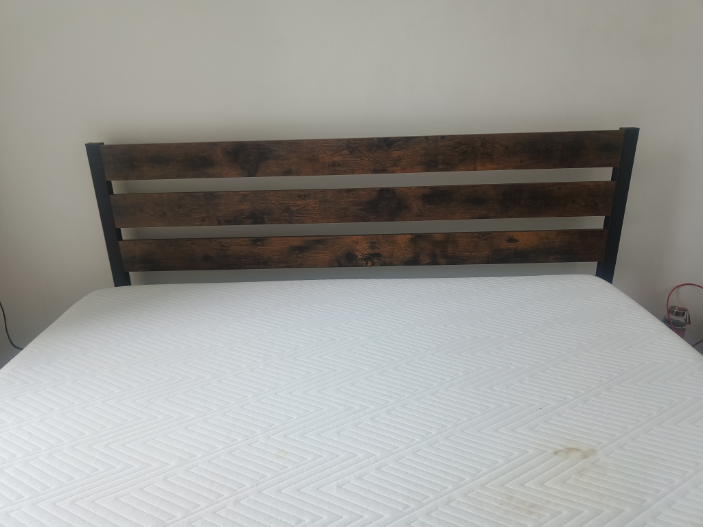 Queen Size Bed Frame & Mattress - photo 5