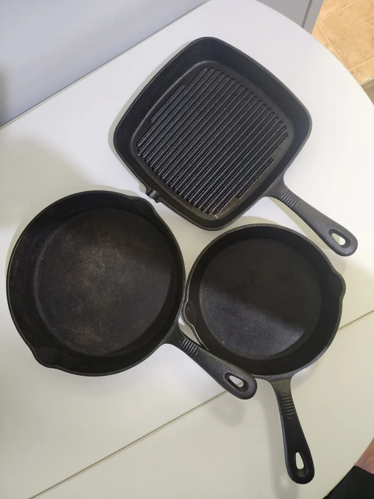 Cast Iron Pan Set thumbnail