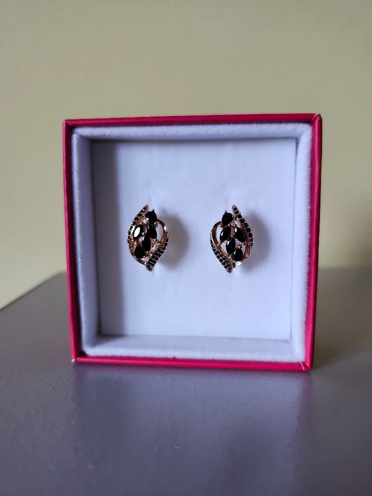 585RG Stamped (14K) Rolled Gold Black Earrings image indicator(3)