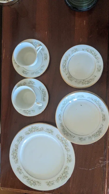 Vintage Fine China Set image indicator(4)