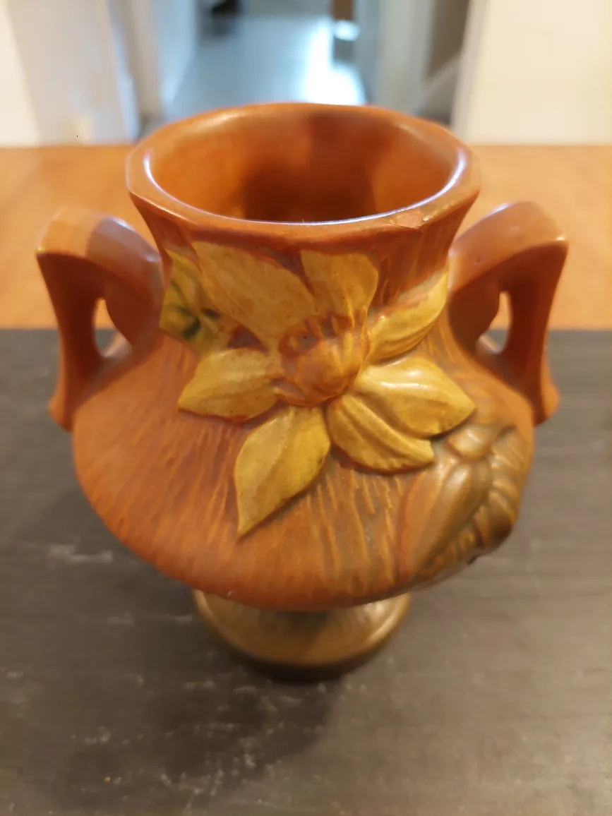 Roseville Vintage Sunflower Vase image indicator(3)