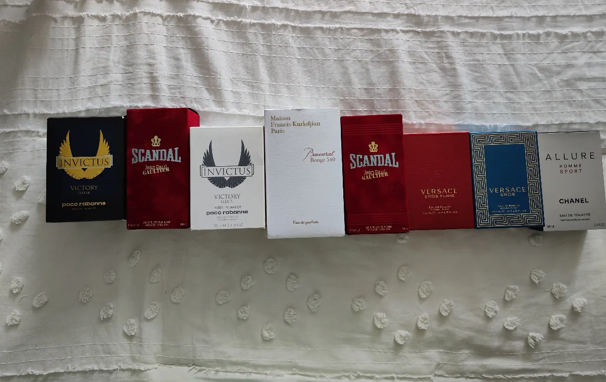 empty parfume boxes thumbnail