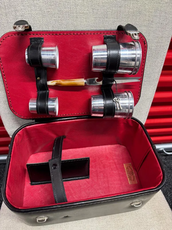 Vintage Leather Liquor Case travel bar with Shot Glasses image indicator(3)