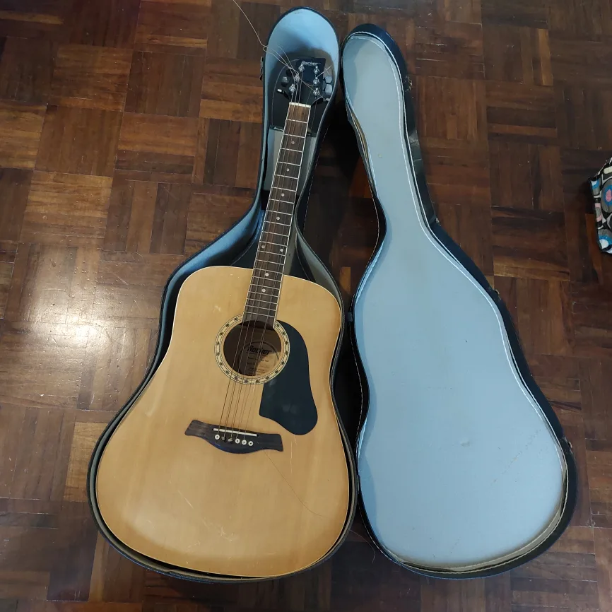 Rocker Music Tools Acoustic Guitar with FREE Case image indicator(9)