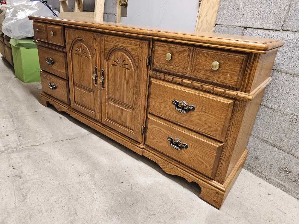 Wood Bedroom Set With Dresser, Queen Bedframe, and Boxspring image indicator(4)