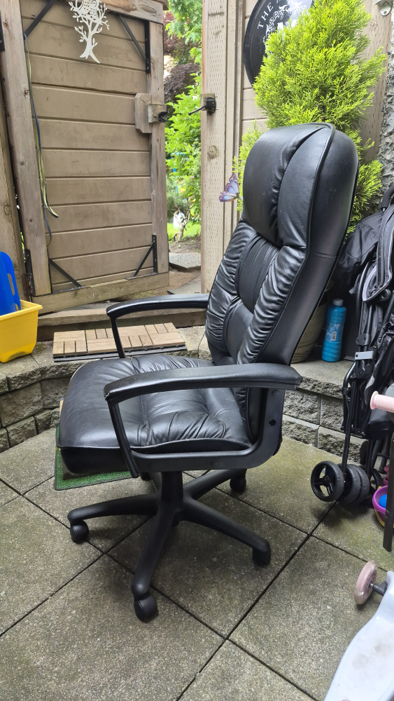 Black Office Chair - photo 3