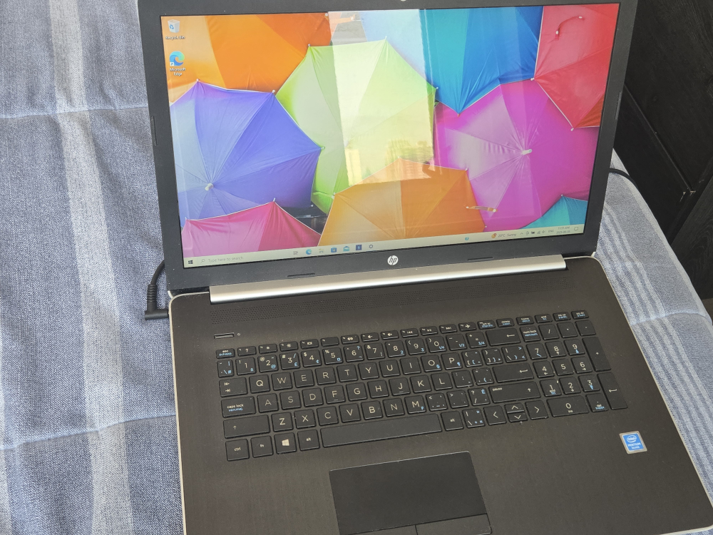 HP Laptop with Logitech Keyboard - photo 2