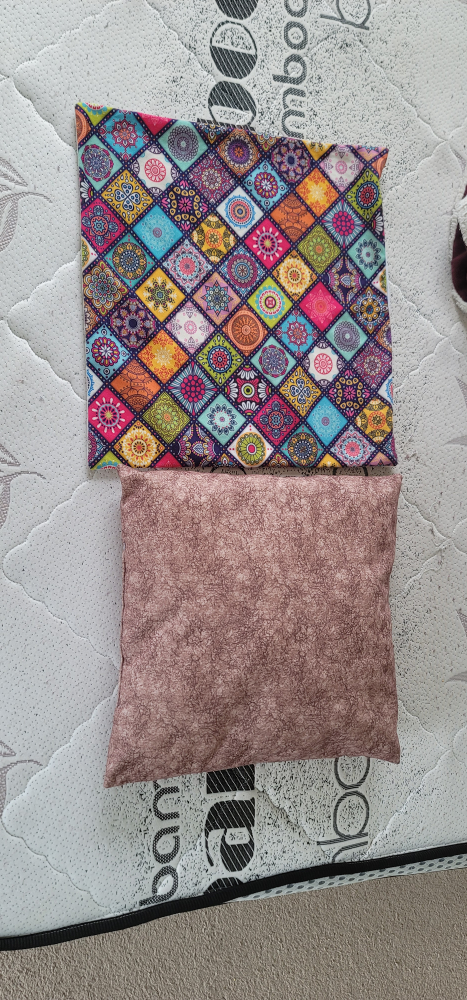 4 Throw Pillows with cover