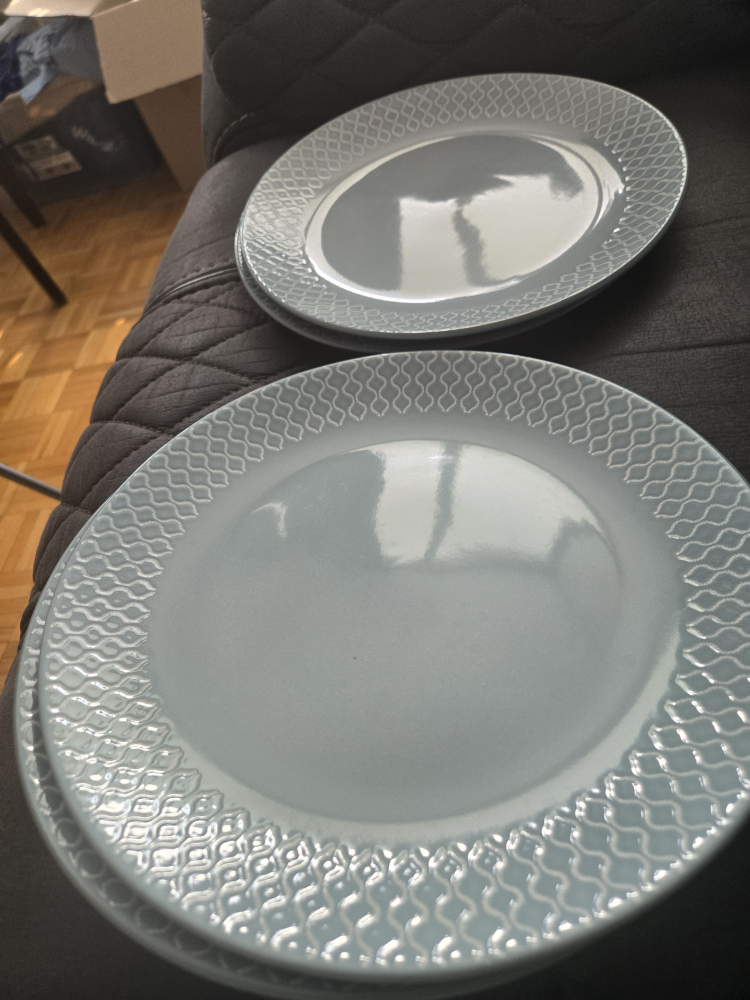Set of Light Blue Plates 4