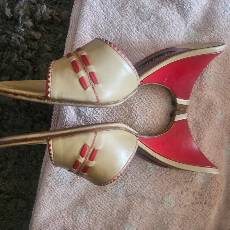 Franco Paolucci Beige & Red Heels, Size 7 image indicator(4)