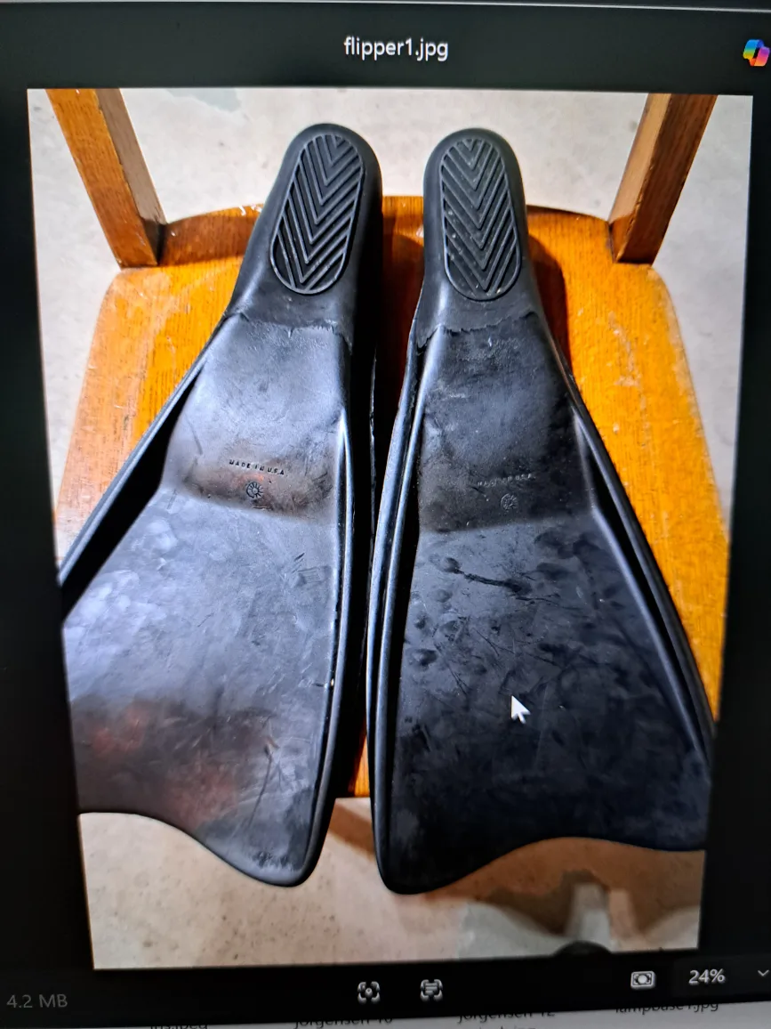 Small Black Flippers for Watersports image indicator(2)