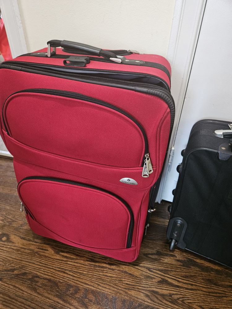 Samsonite Red Luggage - photo 2