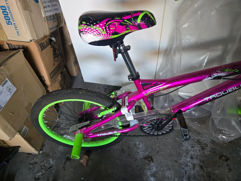 Kent 20" Trouble Girl's BMX Bike (Pink & Green) image indicator(3)
