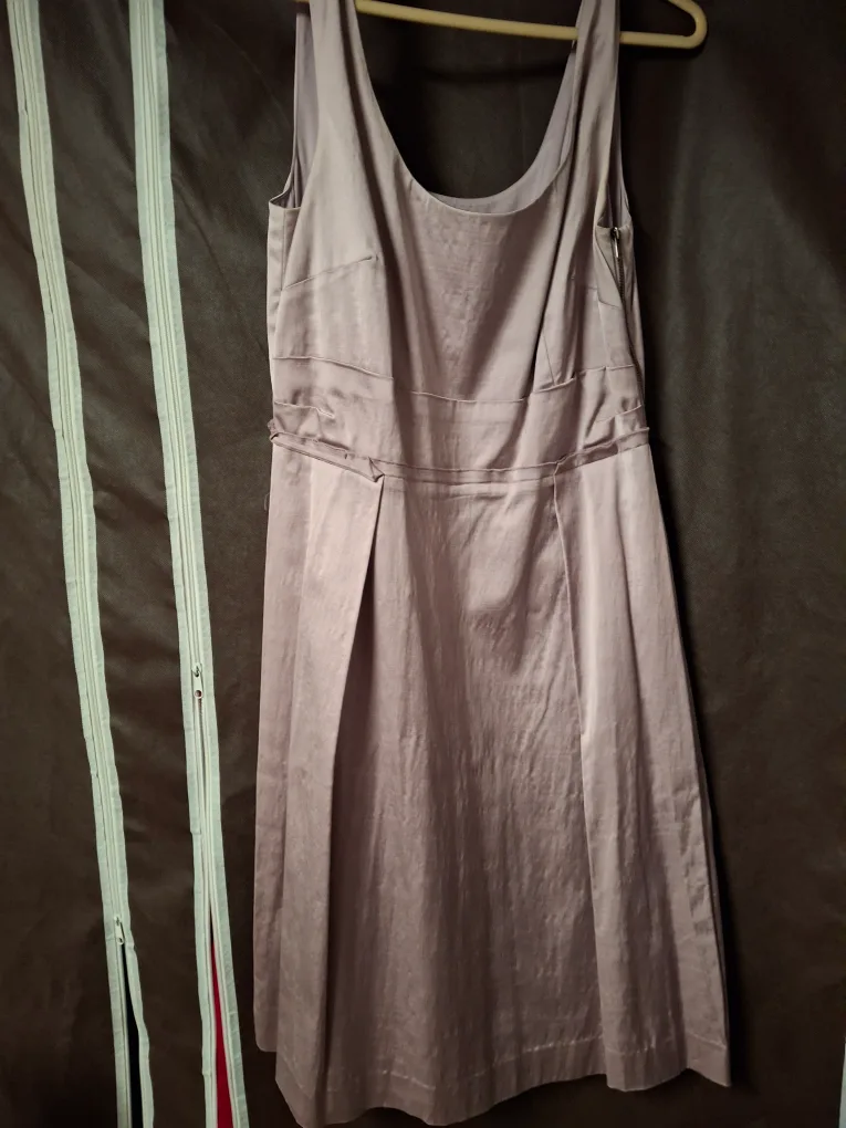 Sleeveless Dress image indicator(2)