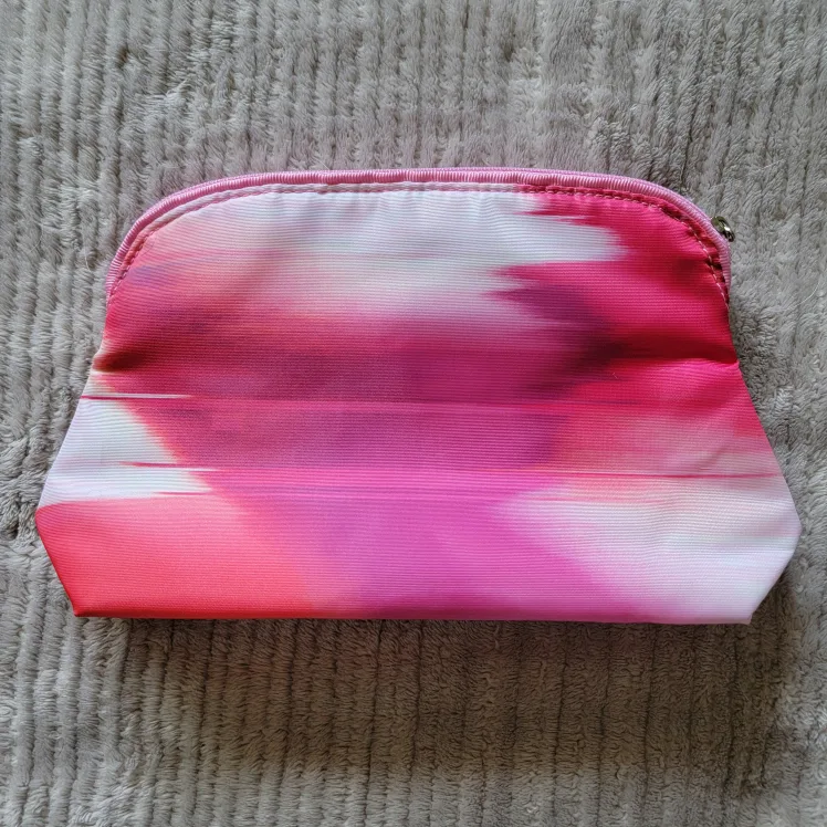 💫NWOT💫 Clinique || set of 2 pink cosmetic bags image indicator(2)