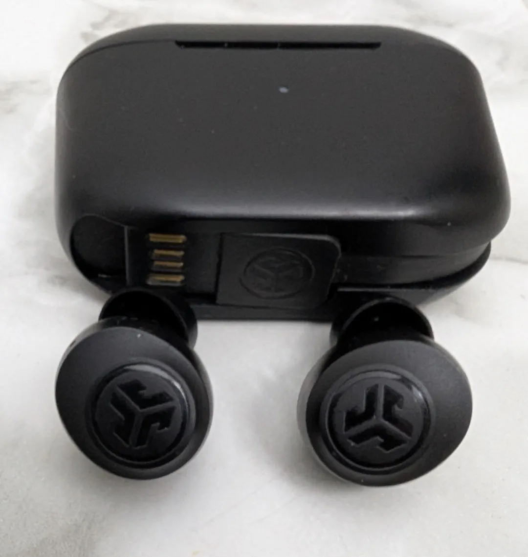 Wireless Earbuds with Charging Case thumbnail