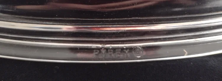 Corning Ware Casserole Dish with Lid image indicator(3)