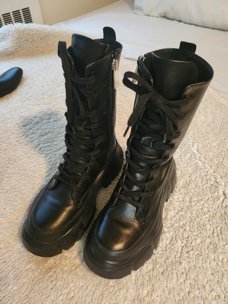 ZARA BLACK LEATHER COMBAT BOOTS