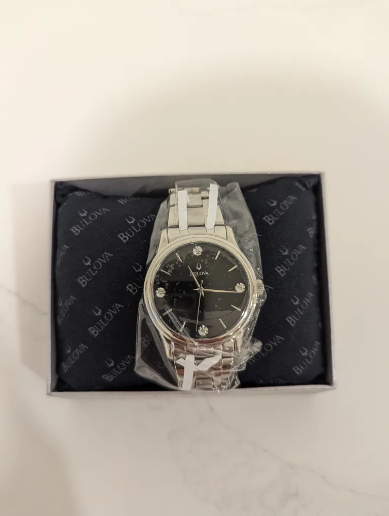 Bulova Wristwatch with Box image indicator(2)