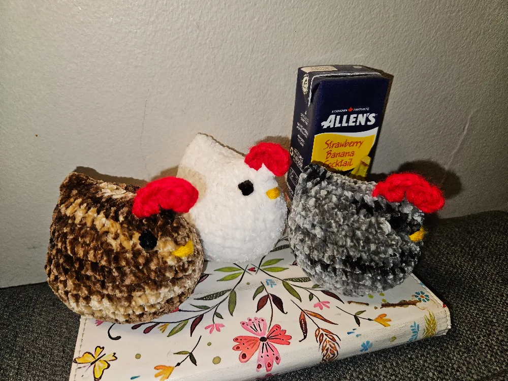 Crochet Chickens image indicator(2)