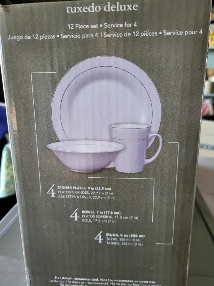 Gibson Home Tuxedo Deluxe 12 Piece Dinnerware Set image indicator(2)