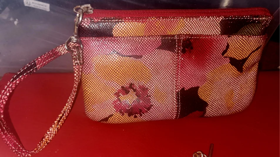 5 ASSORTED WALLETS/PURSES thumbnail